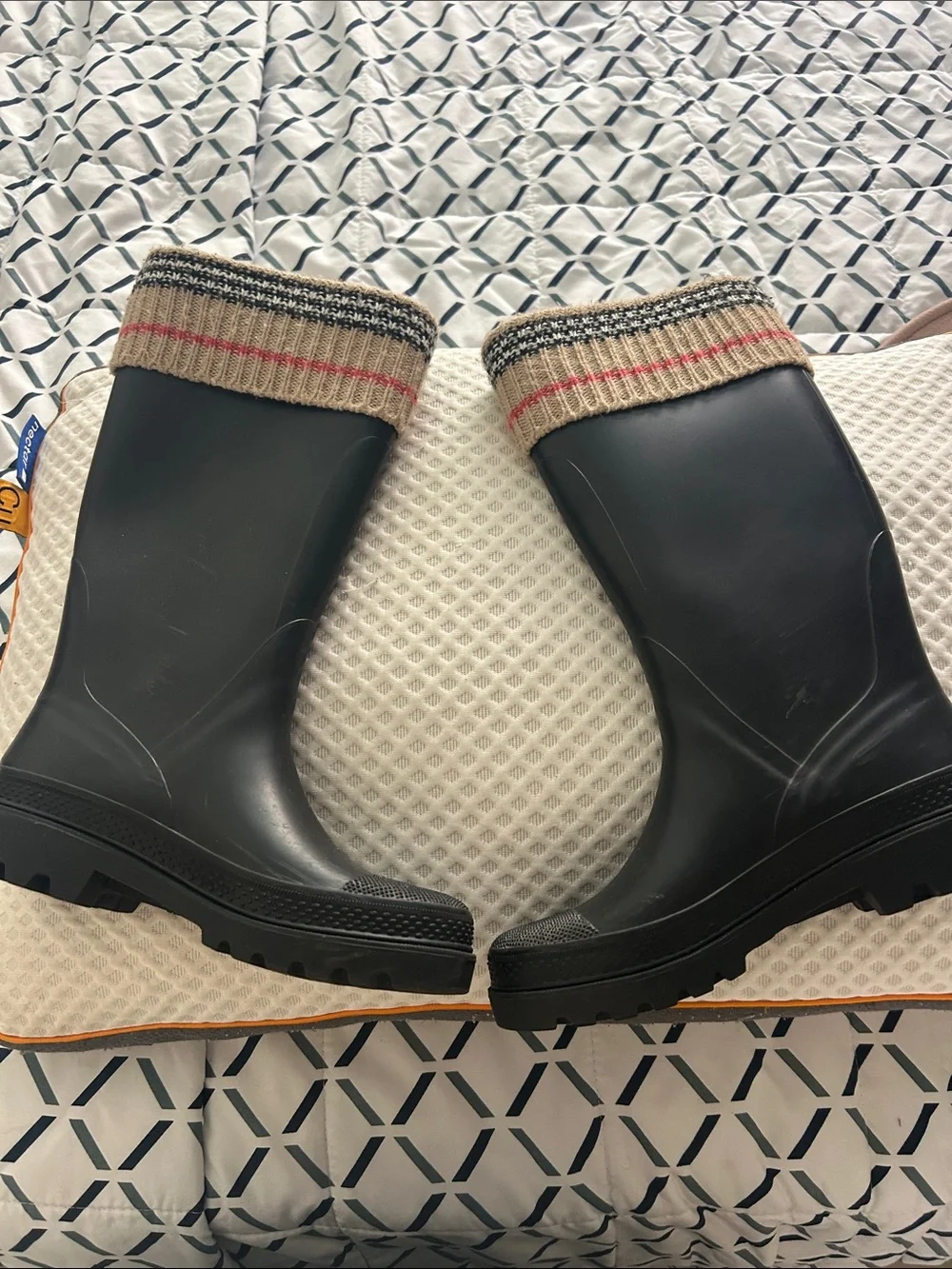 Burberry Black Rain Boots with Knit Beige Cuff and Red Stripe size 7- SALE - Picture 1 of 7